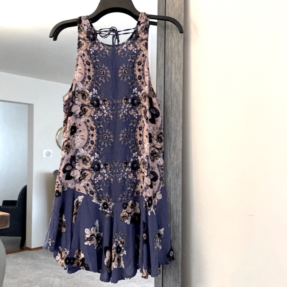 Free People intimately, XS, sheer flowing bottom flare tunic camisole, bold!!